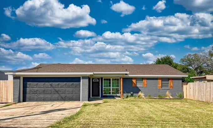 Waco House | New! Cozy Home 10 Min to Magnolia and Baylor