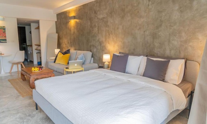 Bophut Apartment | [NEW] Cozy Modern Studio with Pool & Gym