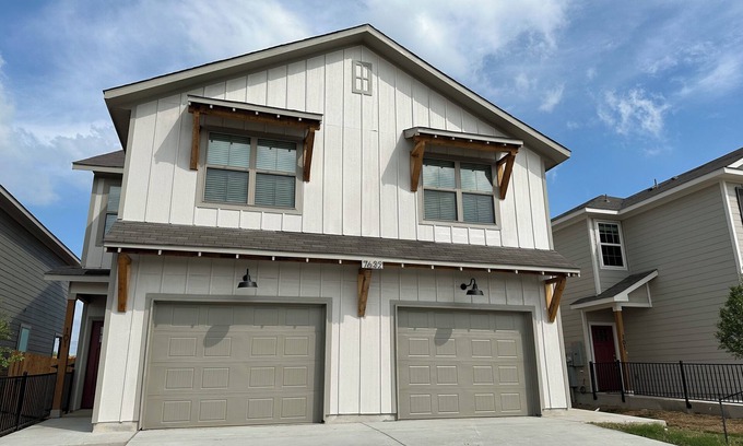 Southside House | New Cozy Spot by Lackland & Seaworld