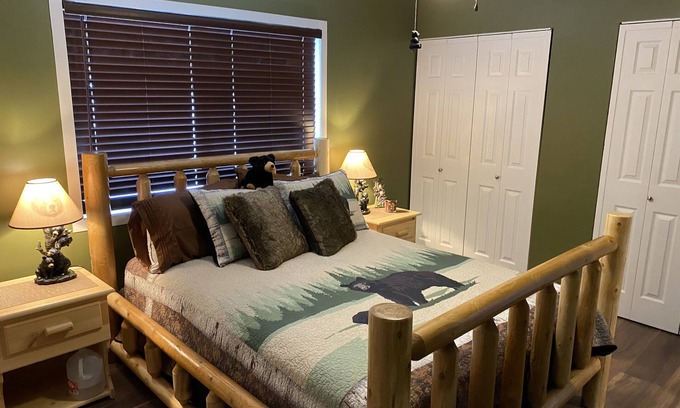 Mancelona Cottage | New Cozy Up North Cottage Getaway - in beautiful Lakes of the North