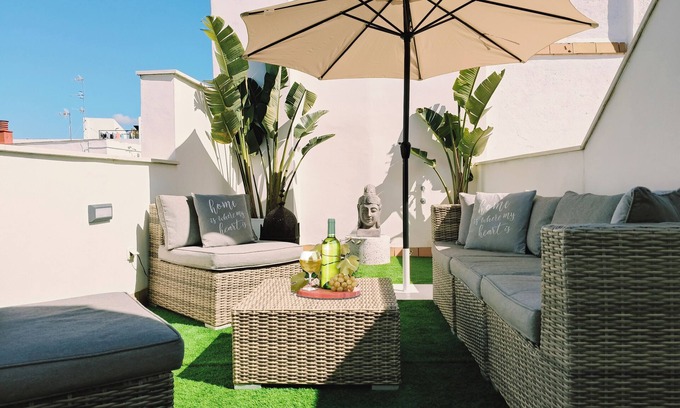 Cruz Roja-Capuchinos Apartment | NEW Designer Penthouse in Sevilla center