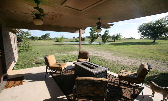 Lockhart Cottage | New discounts for weekly stays. Country retreat Fishing Pond on springfed creek,