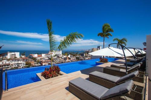 Colonia 5 de Diciembre House | New Downtown Condo with Private Dipping Pool