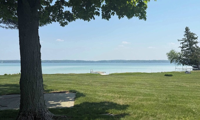 Elk Rapids House | New! Elk Lake Cottage - 14 Minutes from Horse Show!