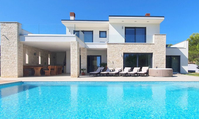 Liznjan Villa | New enchanting Villa Marlera with sea view and infinity private pool