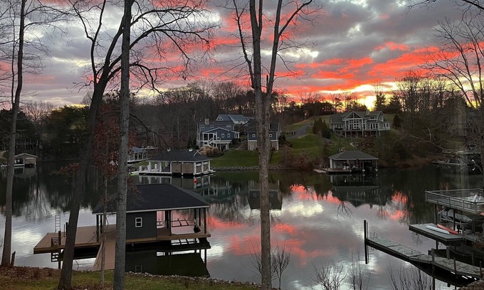 North Shore House | New Executive Home in a Great Cove @ SML! "Swish Mountain"