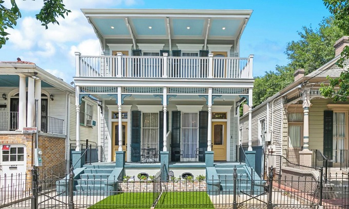 Faubourg Marigny House | NEW French Quarter meets Marigny with stunning 2 BR, 2.5 Bath, Balcony & Office