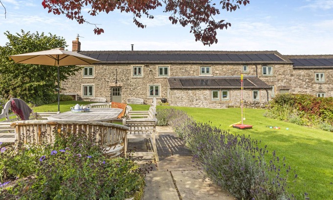Brassington House | New Harborough Farm - Five Bedroom House, Sleeps 10