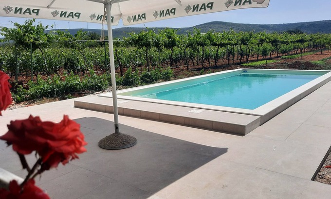 Sibenik Apartment | NEW Holiday Apartment,A4+2, Family house - OPG Rudan, garden pool, terase, wi-fi