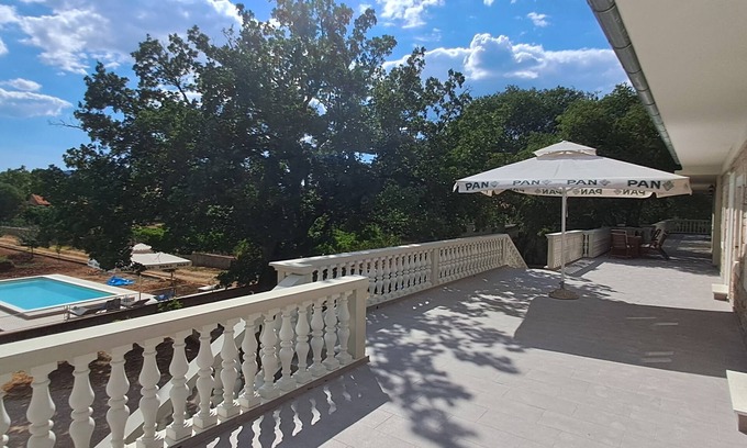 Sibenik Apartment | NEW Holliday Apartment A2+2, Family house, garden pool, terase, wi-fi
