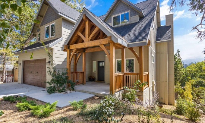 Blue Jay House | New Home 2 Mstrs, AC, EV Chgr, Pool Table, Lake Rights