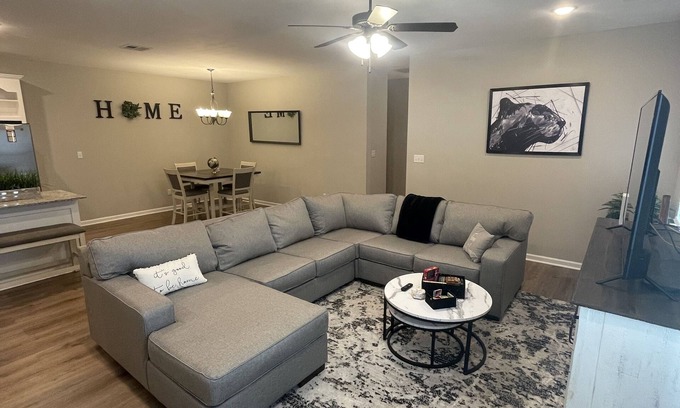 Brusly House | NEW HOME MINUTES AWAY FROM DOWNTOWN BR, LSU, & SOUTHERN UNIVERSITY