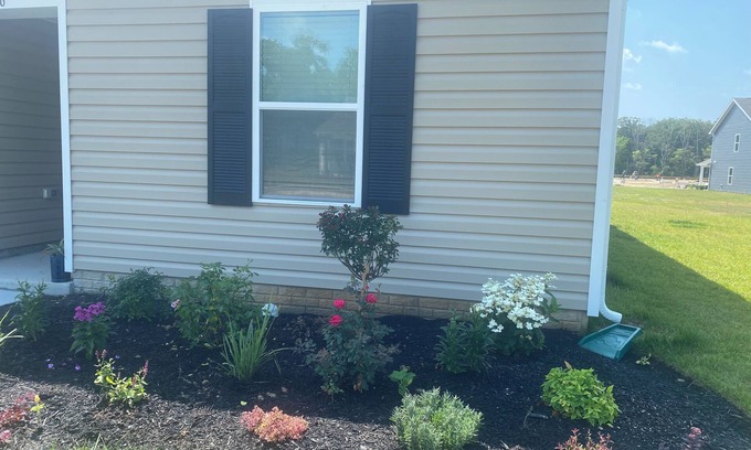 Long Neck House | New Home! Walk to Bay, Quick drive to Beach, two King Beds! Bring your Boat!