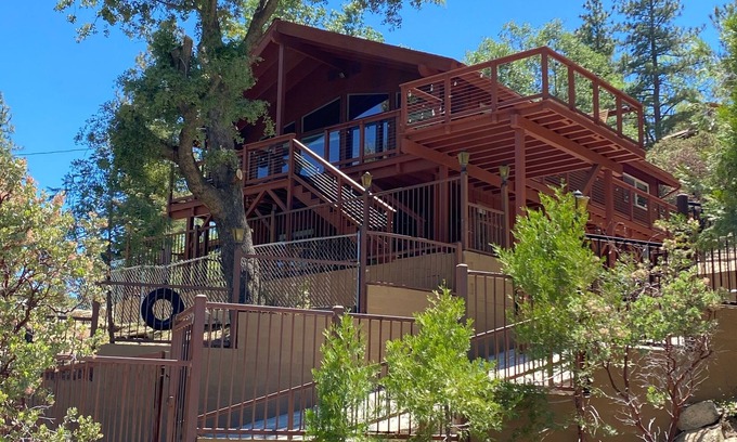Pine Cove Cabin | NEW Host- Remodeled Cozy Cabin/Amazing Mountain View’s