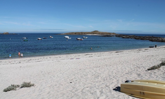 Ploudalmezeau House | New house 400 m from sandy beaches