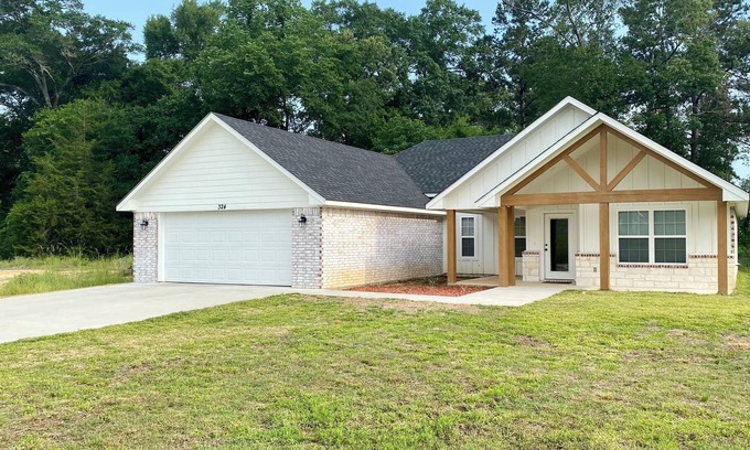Lufkin House | New Hudson Home, 3 bed 2 bath