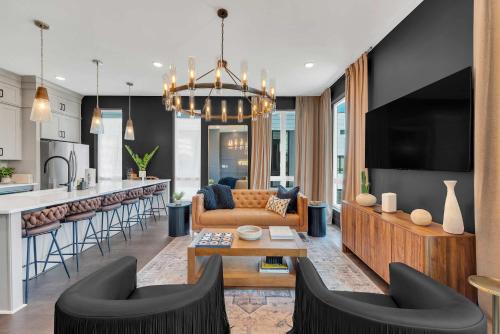 Nashville House | New Iconic Duo 2 Homes & Rooftop Vibes