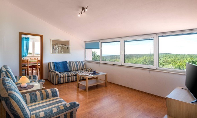 Peruski Apartment | New Listing! Comfortable apartment, 4 persons, with Adriatic sea view, quiet