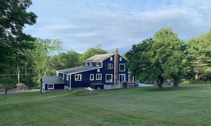 Kerhonkson House | NEW LISTING! Cozy Country Farmhouse with Hot Tub