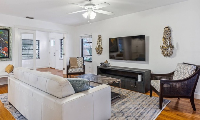 Riverside Park House | NEW LISTING! Dreaming of the Tropics! by RedAwning