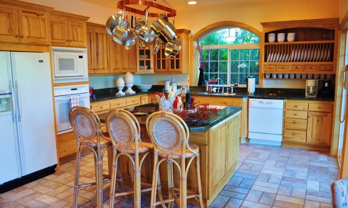 Florence House | New Listing! Luxurious Lakefront Estate with private dock, fire pit, gas grill, and amazing views