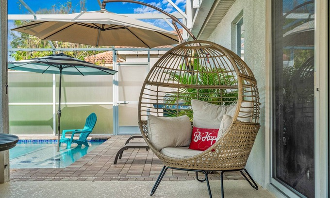 Buena Ventura Lakes House | NEW LISTING! Modern Villa with saltwater pool and themed bedrooms