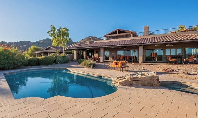 Mirada Los Arcos House | ‼️New Listing‼️ Oasis Dream🌵 Pool🏊🏻 Hot tub💧 basketball court🏀