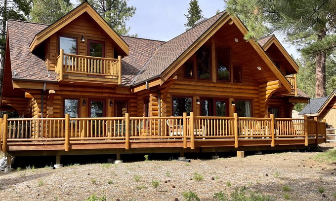 Three Rivers Cabin | New Log Home on Big Deschutes River Within 1.5 mi of Sunriver, Oregon-fish&ski