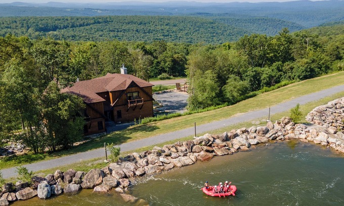 McHenry House | New! Luxury Lodge w/Pool, Sauna & Theater