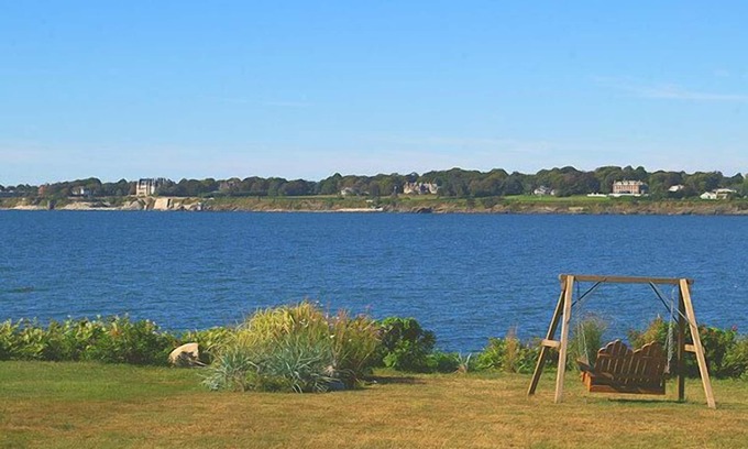 Easton's Point House | NEW MARKDOWN! Stay at a waterside beach cottage minutes away from water!