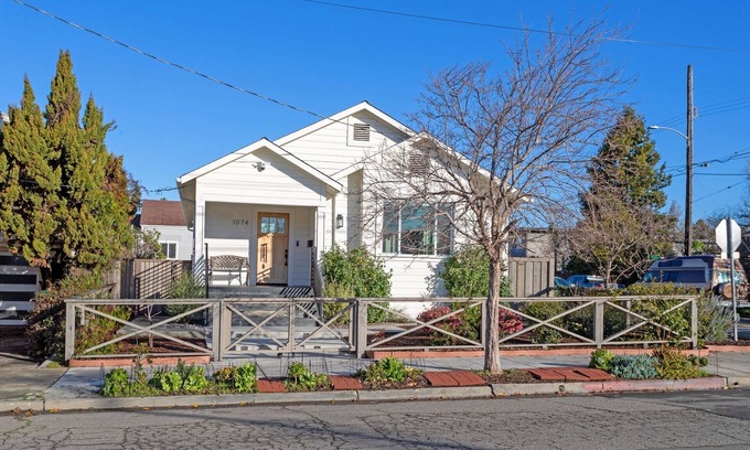 Paradise Park Apartment | New Modern Guesthouse Retreat near Berkeley & SF - King Bed, AC, Standing Desk