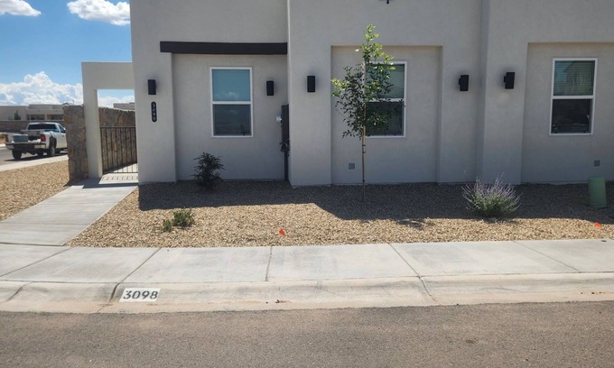Las Cruces House | New Modern townhome in Las Cruces