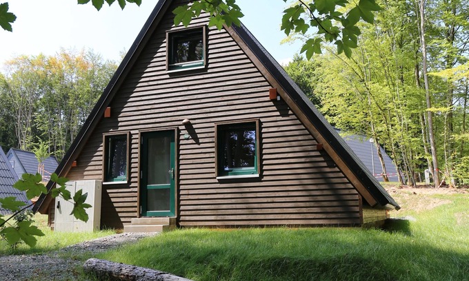 Bad Arolsen House | New, modern vacation home in an idyllic location on Lake Twistesee