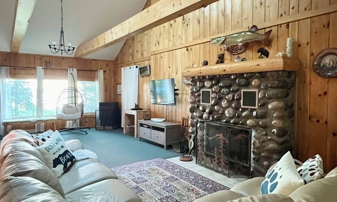 Watersmeet Cabin | NEW: Northwoods Lakeside Retreat-Lac Vieux Desert