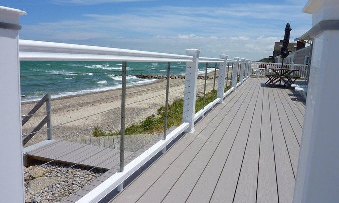 East Sandwich Cottage | NEW: Oceanfront Cottage with your own beach-no walking needed!