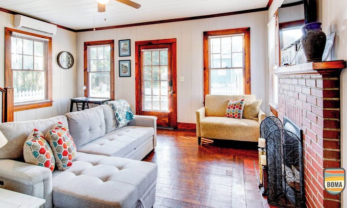 Rock Hill House | NEW Old Town Cottage Walk to Downtown & Near Golf