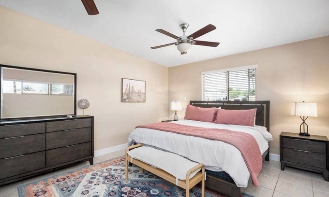 Entertainment District House | NEW Old Town Oasis, Putting Green, Walk to Downtown