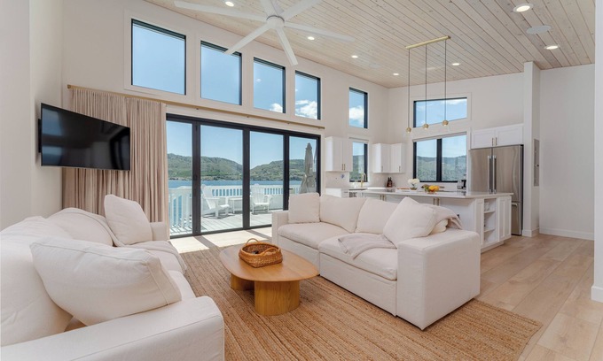 Chelan House | NEW! Over the Lake Waterfront Home with Boat Access