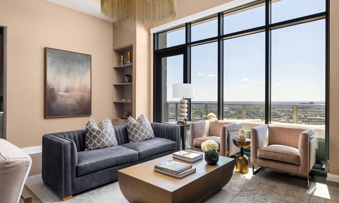 Midtown Apartment | *NEW* Peach City Penthouse by Atlanta Luxury Rentals