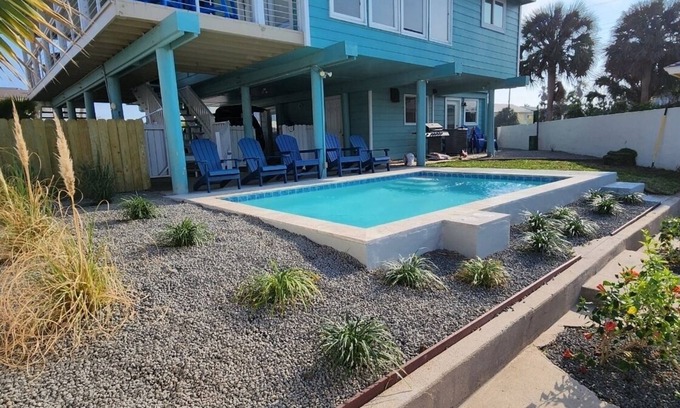 Key Allegro House | New pool! Waterfront, game/arcade room! Great family house!