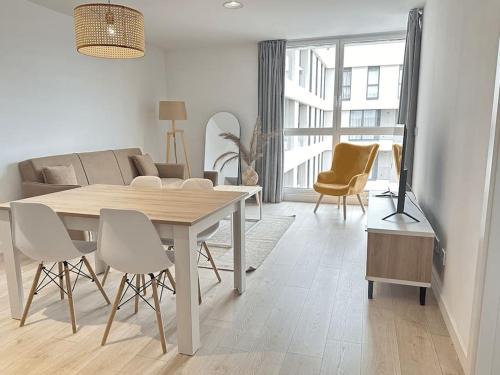 Vigo Apartment | New Port, Free Parking YBH6A