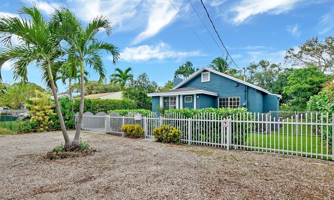 Buena Vista House | New! Reimagined Vintage Villa