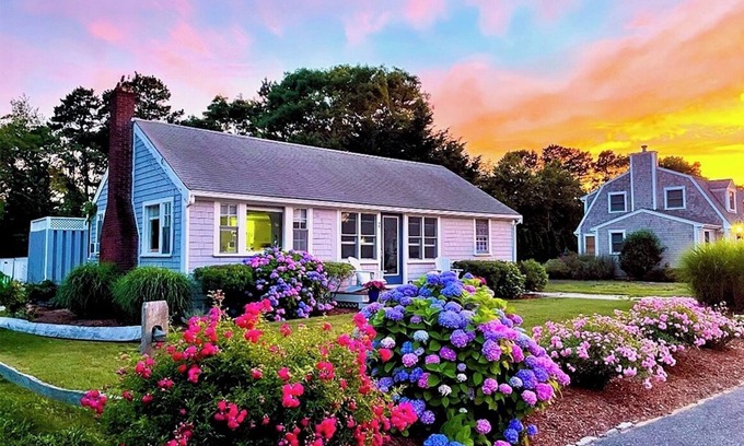 Popponesset House | New Rental-Popponesset, 2 beds, sleeps 5, A/C, 5 house walk to beach