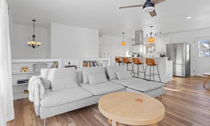 Palmer Apartment | *NEW* Serene Stay in Palmer!