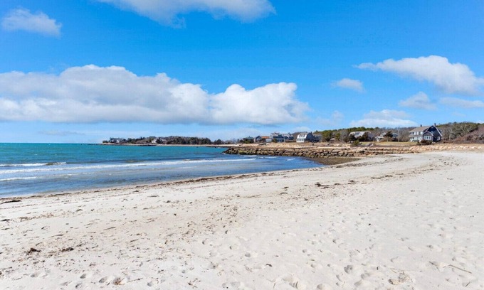 Silver Beach House | New Silver Beach BBQs and Beach