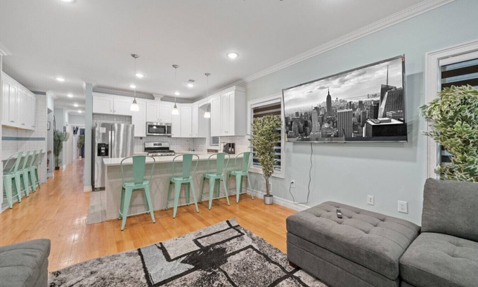 Jersey City House | *NEW | Skyline Haven: Luxury | 15 mins to NYC