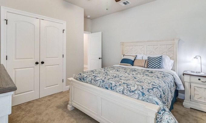 Milton House | New spacious Luxury home in quiet area