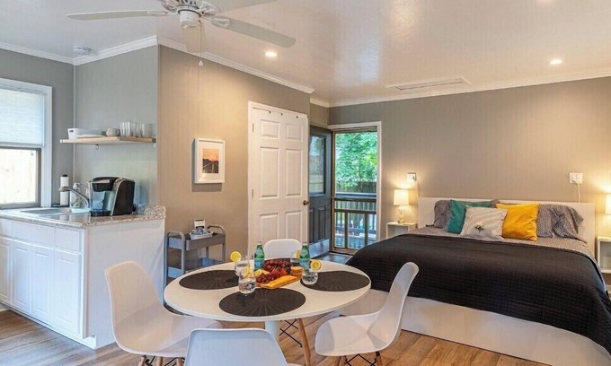 Kill Devil Hills Cottage | New Studio Charming cottage close to the beach & woods in Kill Devil Hills, NC.