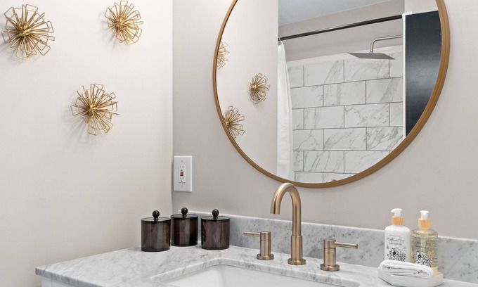 Clarksville House | New & Stylish Oasis, Royal Beds