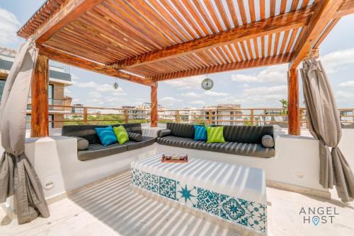 Zazil-ha House | NEW Sunlit Stay Private Roof Terrace BBQ SpaTub